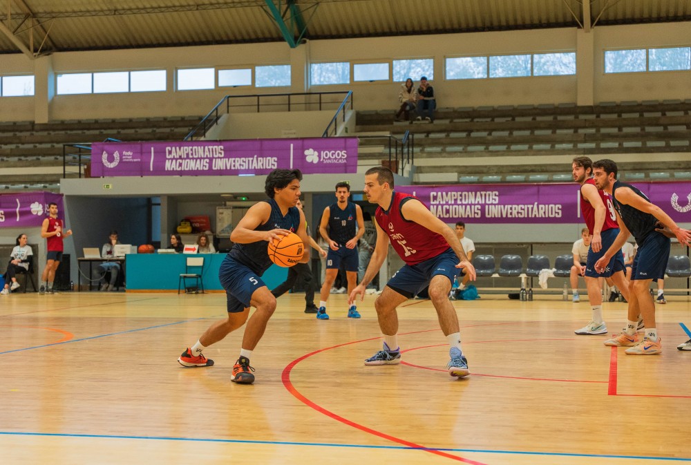 Quatro seleções fazem pleno de vitórias no Mundial - Basquetebol